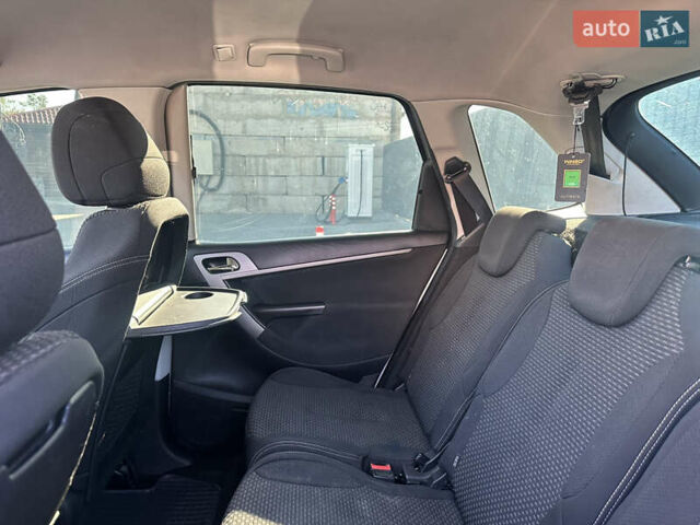 Серый Ситроен С4 Пикассо, объемом двигателя 1.6 л и пробегом 278 тыс. км за 6499 $, фото 16 на Automoto.ua