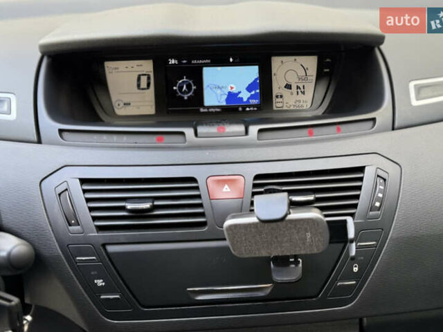 Серый Ситроен С4 Пикассо, объемом двигателя 1.6 л и пробегом 278 тыс. км за 6499 $, фото 3 на Automoto.ua