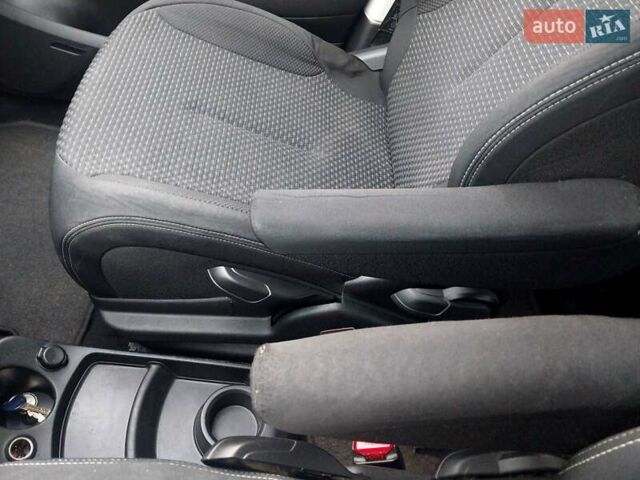 Серый Ситроен С4 Пикассо, объемом двигателя 1.56 л и пробегом 266 тыс. км за 6299 $, фото 31 на Automoto.ua