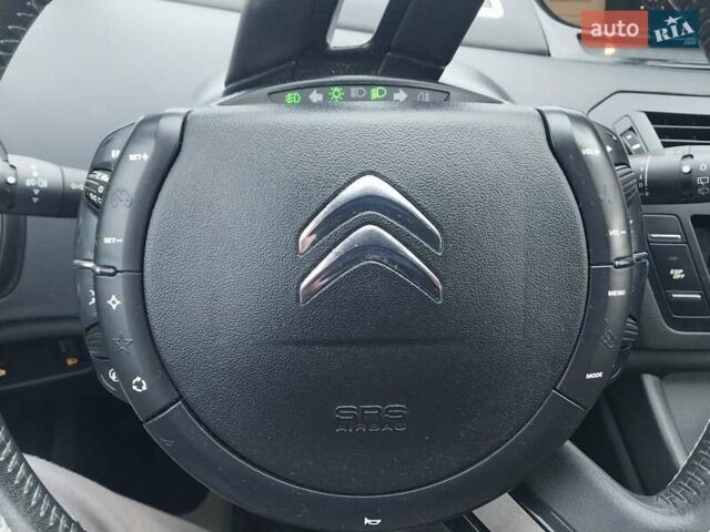 Серый Ситроен С4 Пикассо, объемом двигателя 1.56 л и пробегом 266 тыс. км за 6299 $, фото 29 на Automoto.ua