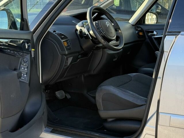 Серый Ситроен С4 Пикассо, объемом двигателя 1.6 л и пробегом 180 тыс. км за 7800 $, фото 6 на Automoto.ua