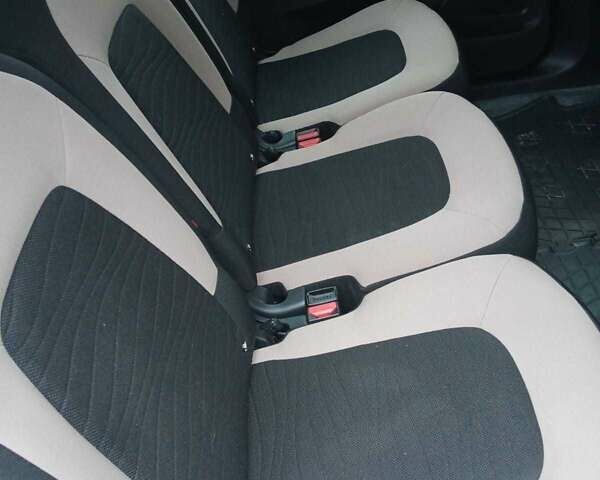 Серый Ситроен С4 Пикассо, объемом двигателя 1.6 л и пробегом 233 тыс. км за 9500 $, фото 6 на Automoto.ua