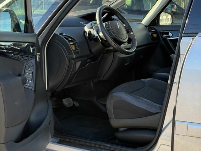 Серый Ситроен С4 Пикассо, объемом двигателя 1.6 л и пробегом 180 тыс. км за 7800 $, фото 5 на Automoto.ua