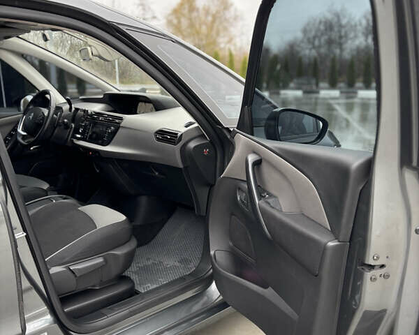 Сірий Сітроен С4 Пікассо, об'ємом двигуна 1.6 л та пробігом 217 тис. км за 9400 $, фото 38 на Automoto.ua