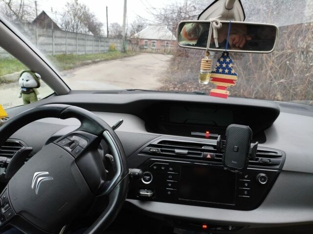 Серый Ситроен С4 Пикассо, объемом двигателя 1.6 л и пробегом 303 тыс. км за 10500 $, фото 7 на Automoto.ua