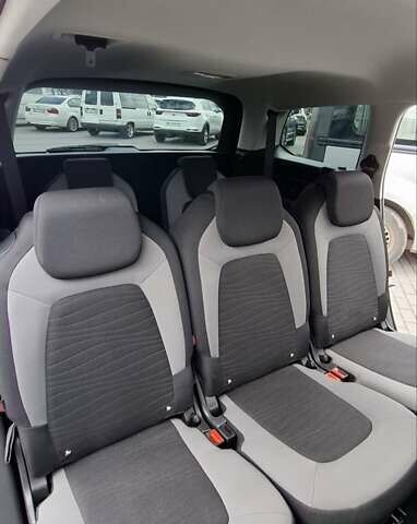 Серый Ситроен С4 Пикассо, объемом двигателя 1.56 л и пробегом 320 тыс. км за 9900 $, фото 17 на Automoto.ua