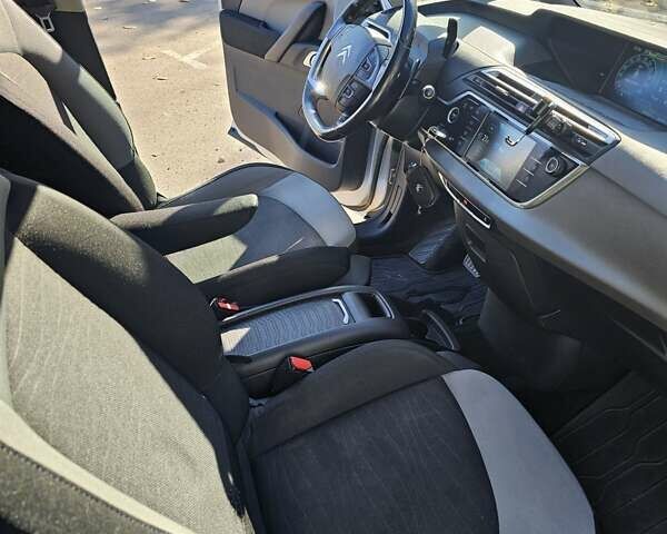 Ситроен С4 Пикассо 2014 в Одессе на Automoto.ua Серый Ситроен С4 Пикассо, объемом двигателя 1.56 л и пробегом 125 тыс. км за 9100 $, фото 4 на Automoto.ua