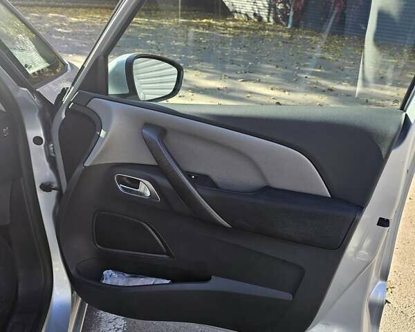 Ситроен С4 Пикассо 2014 в Одессе на Automoto.ua Серый Ситроен С4 Пикассо, объемом двигателя 1.56 л и пробегом 125 тыс. км за 9100 $, фото 2 на Automoto.ua