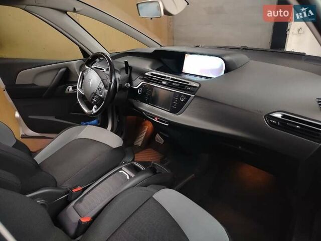 Сірий Сітроен С4 Пікассо, об'ємом двигуна 1.56 л та пробігом 120 тис. км за 9400 $, фото 12 на Automoto.ua