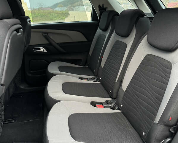 Сірий Сітроен С4 Пікассо, об'ємом двигуна 1.6 л та пробігом 200 тис. км за 9600 $, фото 17 на Automoto.ua