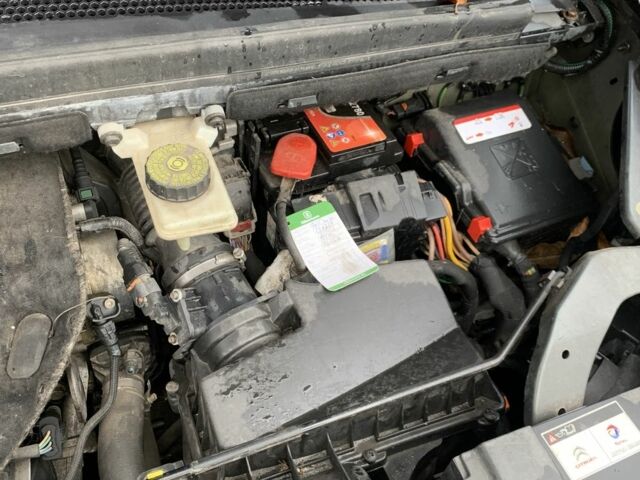 Серый Ситроен С4 Пикассо, объемом двигателя 2 л и пробегом 183 тыс. км за 8700 $, фото 19 на Automoto.ua