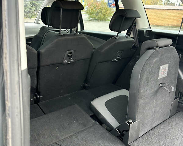 Ситроен С4 Пикассо 2014 в Тернополе на Automoto.ua Серый Ситроен С4 Пикассо, объемом двигателя 1.6 л и пробегом 208 тыс. км за 10777 $, фото 10 на Automoto.ua