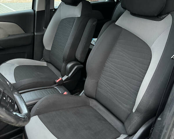 Сірий Сітроен С4 Пікассо, об'ємом двигуна 1.6 л та пробігом 200 тис. км за 9600 $, фото 16 на Automoto.ua