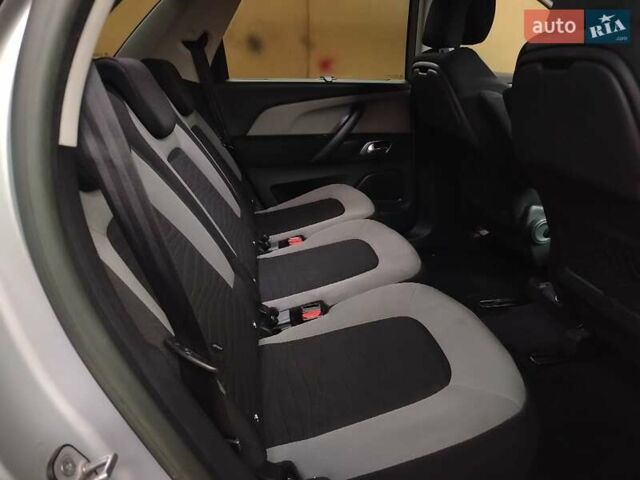 Сірий Сітроен С4 Пікассо, об'ємом двигуна 1.56 л та пробігом 120 тис. км за 9400 $, фото 11 на Automoto.ua