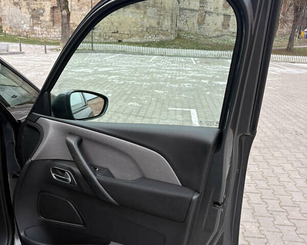 Серый Ситроен С4 Пикассо, объемом двигателя 1.6 л и пробегом 239 тыс. км за 9999 $, фото 28 на Automoto.ua