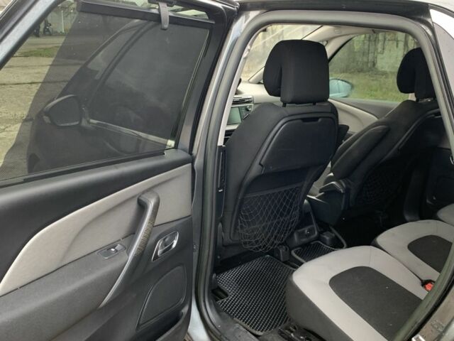 Серый Ситроен С4 Пикассо, объемом двигателя 2 л и пробегом 183 тыс. км за 8700 $, фото 9 на Automoto.ua