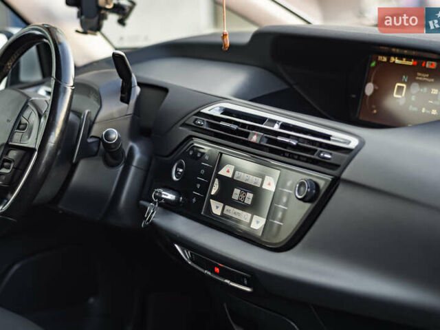 Серый Ситроен С4 Пикассо, объемом двигателя 1.56 л и пробегом 177 тыс. км за 9900 $, фото 20 на Automoto.ua