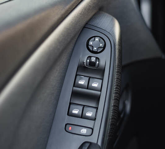 Серый Ситроен С4 Пикассо, объемом двигателя 1.56 л и пробегом 177 тыс. км за 9900 $, фото 24 на Automoto.ua