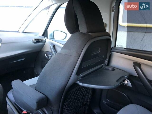 Сірий Сітроен С4 Пікассо, об'ємом двигуна 1.6 л та пробігом 180 тис. км за 9990 $, фото 60 на Automoto.ua