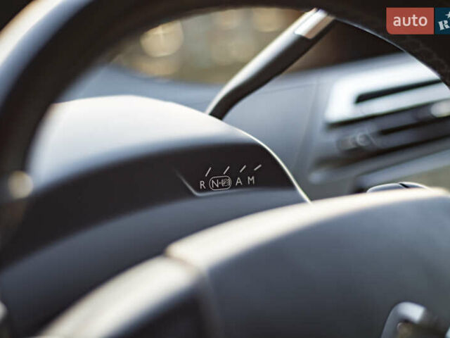 Серый Ситроен С4 Пикассо, объемом двигателя 1.56 л и пробегом 177 тыс. км за 9900 $, фото 22 на Automoto.ua