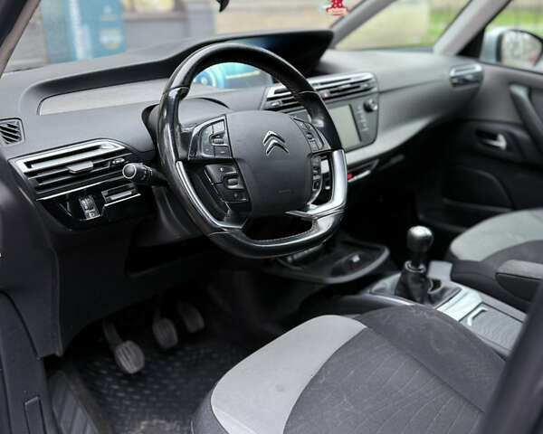 Сірий Сітроен С4 Пікассо, об'ємом двигуна 1.56 л та пробігом 170 тис. км за 10500 $, фото 6 на Automoto.ua