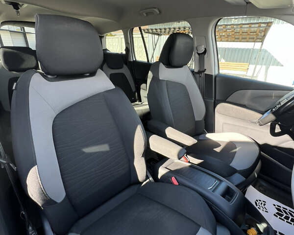 Ситроен С4 Пикассо 2016 в Белой Церкве на Automoto.ua Серый Ситроен С4 Пикассо, объемом двигателя 1.56 л и пробегом 202 тыс. км за 10600 $, фото 20 на Automoto.ua