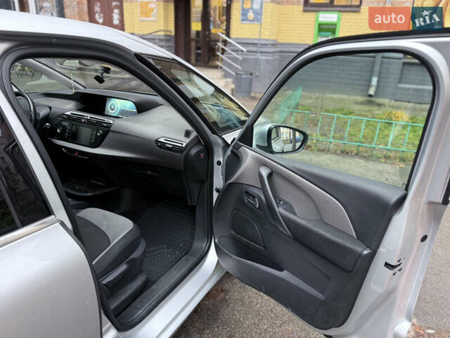 Сірий Сітроен С4 Пікассо, об'ємом двигуна 1.56 л та пробігом 170 тис. км за 10500 $, фото 16 на Automoto.ua