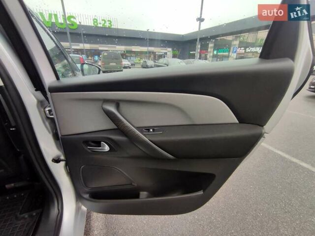 Серый Ситроен С4 Пикассо, объемом двигателя 1.56 л и пробегом 228 тыс. км за 12500 $, фото 16 на Automoto.ua