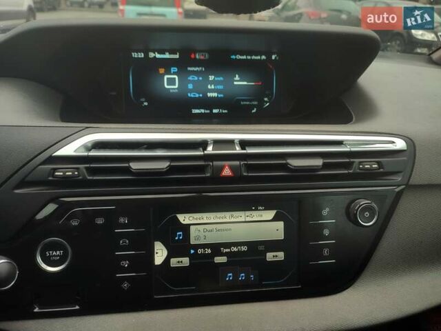 Серый Ситроен С4 Пикассо, объемом двигателя 1.56 л и пробегом 228 тыс. км за 12500 $, фото 37 на Automoto.ua