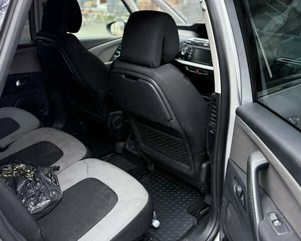 Сірий Сітроен С4 Пікассо, об'ємом двигуна 1.56 л та пробігом 170 тис. км за 10500 $, фото 18 на Automoto.ua