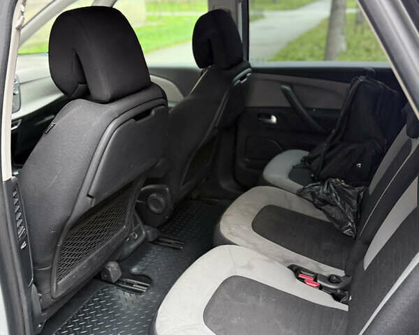 Сірий Сітроен С4 Пікассо, об'ємом двигуна 1.56 л та пробігом 170 тис. км за 10500 $, фото 14 на Automoto.ua