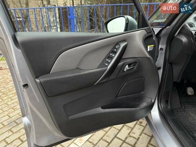 Сірий Сітроен С4 Пікассо, об'ємом двигуна 1.6 л та пробігом 265 тис. км за 9499 $, фото 12 на Automoto.ua