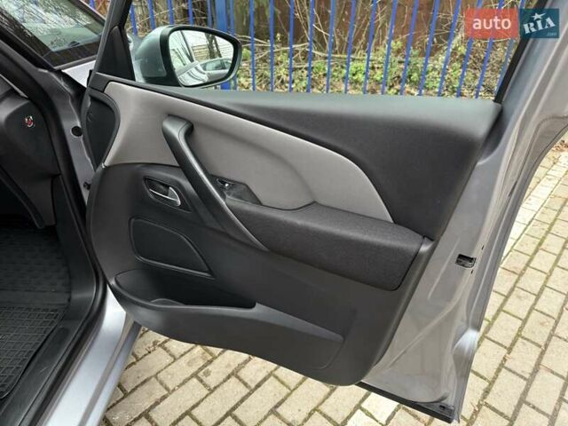 Сірий Сітроен С4 Пікассо, об'ємом двигуна 1.6 л та пробігом 265 тис. км за 9499 $, фото 33 на Automoto.ua
