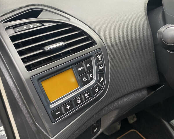Сірий Сітроен С4 Пікассо, об'ємом двигуна 1.56 л та пробігом 283 тис. км за 5300 $, фото 14 на Automoto.ua