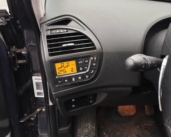 Серый Ситроен С4 Пикассо, объемом двигателя 2 л и пробегом 260 тыс. км за 6500 $, фото 6 на Automoto.ua