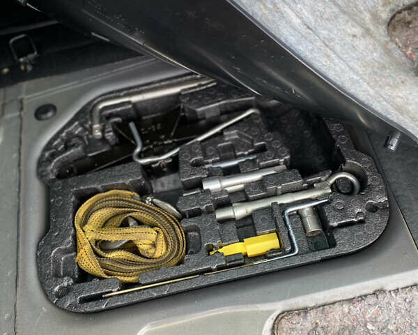 Сірий Сітроен С4 Пікассо, об'ємом двигуна 1.56 л та пробігом 283 тис. км за 5300 $, фото 24 на Automoto.ua