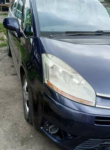 Серый Ситроен С4 Пикассо, объемом двигателя 1.6 л и пробегом 205 тыс. км за 5400 $, фото 2 на Automoto.ua