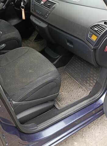 Серый Ситроен С4 Пикассо, объемом двигателя 1.6 л и пробегом 205 тыс. км за 5400 $, фото 16 на Automoto.ua