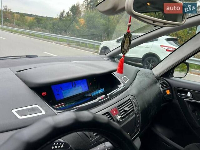 Серый Ситроен С4 Пикассо, объемом двигателя 1.56 л и пробегом 301 тыс. км за 4200 $, фото 6 на Automoto.ua