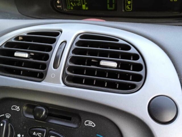 Серый Ситроен С4 Пикассо, объемом двигателя 1.6 л и пробегом 220 тыс. км за 4000 $, фото 6 на Automoto.ua