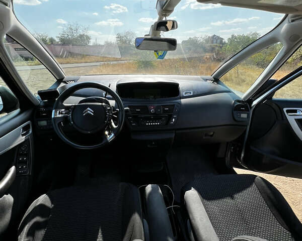 Сірий Сітроен С4 Пікассо, об'ємом двигуна 2 л та пробігом 232 тис. км за 4800 $, фото 6 на Automoto.ua