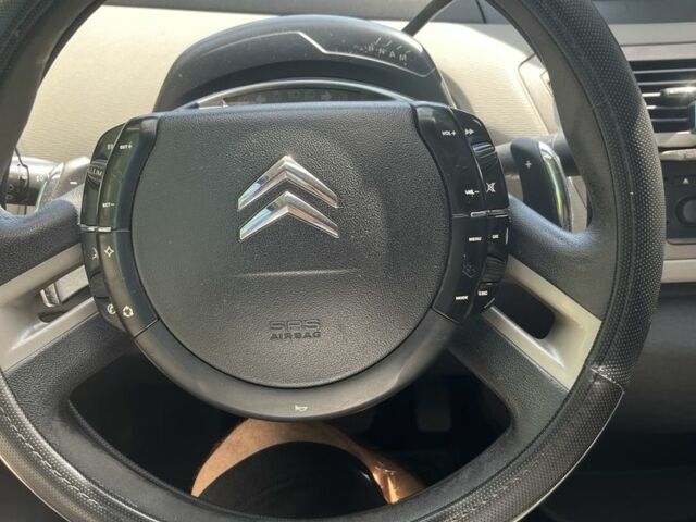 Серый Ситроен С4 Пикассо, объемом двигателя 1.6 л и пробегом 280 тыс. км за 5000 $, фото 14 на Automoto.ua