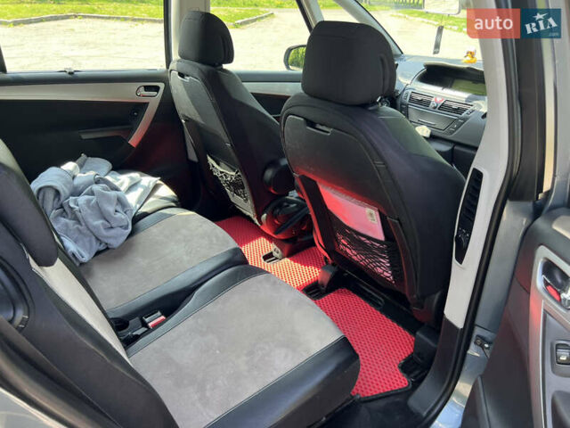 Сірий Сітроен С4 Пікассо, об'ємом двигуна 2 л та пробігом 294 тис. км за 6700 $, фото 6 на Automoto.ua