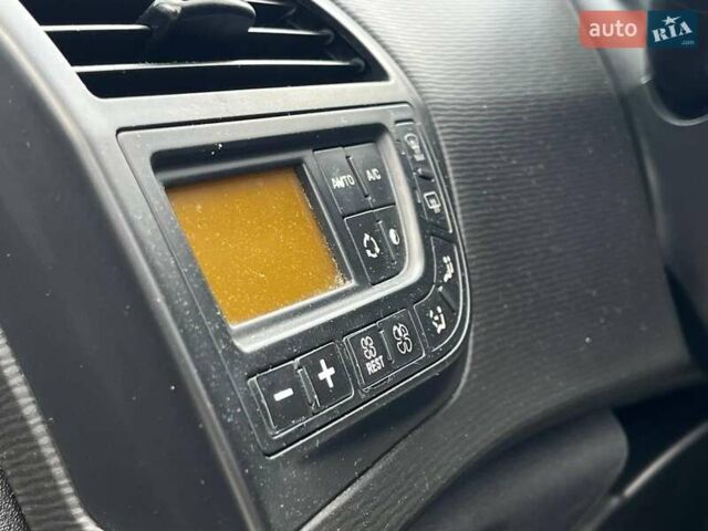 Сірий Сітроен С4 Пікассо, об'ємом двигуна 1.6 л та пробігом 232 тис. км за 6400 $, фото 34 на Automoto.ua