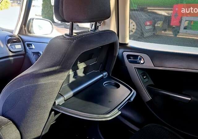 Сірий Сітроен С4 Пікассо, об'ємом двигуна 1.6 л та пробігом 295 тис. км за 5600 $, фото 14 на Automoto.ua