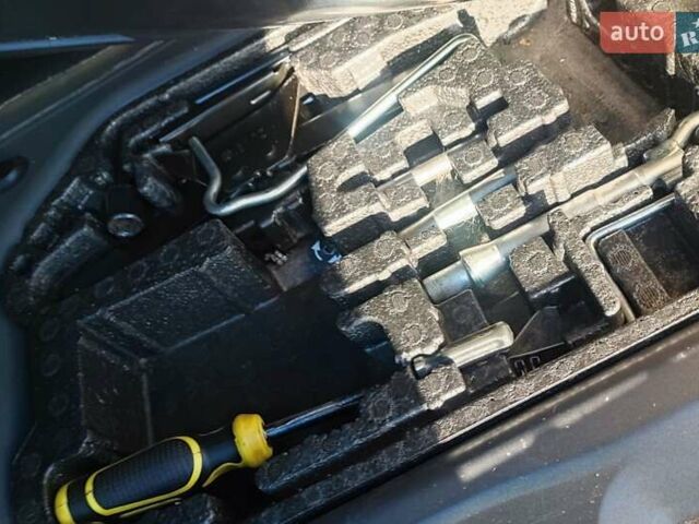 Сірий Сітроен С4 Пікассо, об'ємом двигуна 1.6 л та пробігом 295 тис. км за 5600 $, фото 23 на Automoto.ua