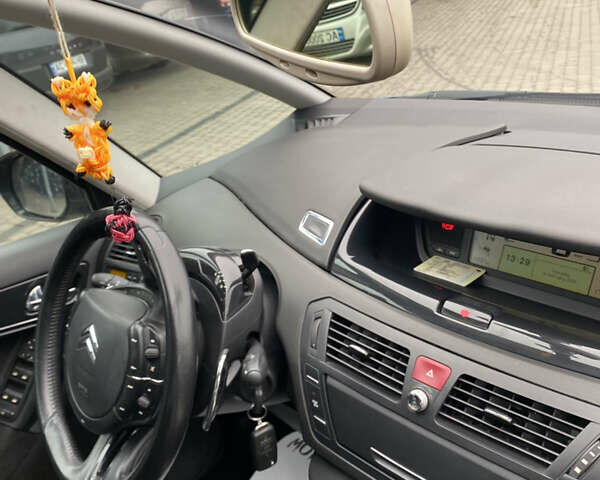 Сірий Сітроен С4 Пікассо, об'ємом двигуна 1.6 л та пробігом 180 тис. км за 4650 $, фото 5 на Automoto.ua