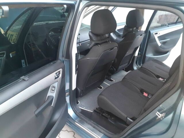 Серый Ситроен С4 Пикассо, объемом двигателя 1.6 л и пробегом 223 тыс. км за 5500 $, фото 7 на Automoto.ua