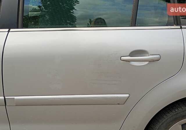 Сірий Сітроен С4 Пікассо, об'ємом двигуна 1.6 л та пробігом 255 тис. км за 3700 $, фото 7 на Automoto.ua