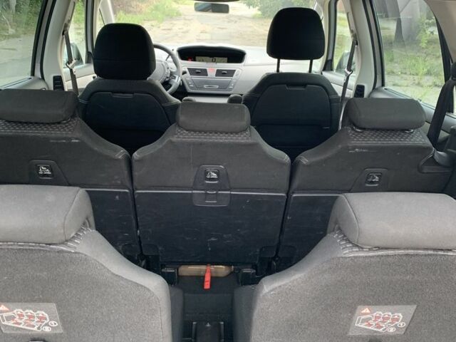 Серый Ситроен С4 Пикассо, объемом двигателя 2 л и пробегом 350 тыс. км за 6000 $, фото 5 на Automoto.ua